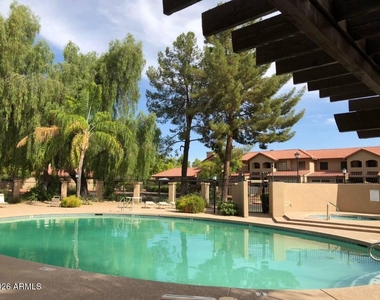8625 E Belleview Place - Photo Thumbnail 11