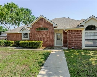 5301 Tartan Circle - Photo Thumbnail 1