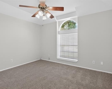 5301 Tartan Circle - Photo Thumbnail 20