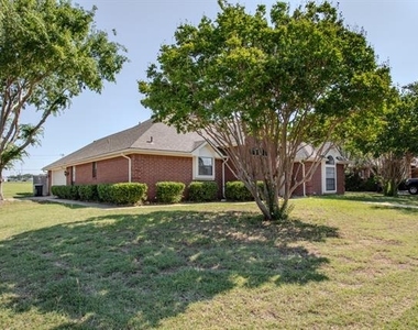 5301 Tartan Circle - Photo Thumbnail 2