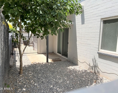 4423 N 13th Place - Photo Thumbnail 9