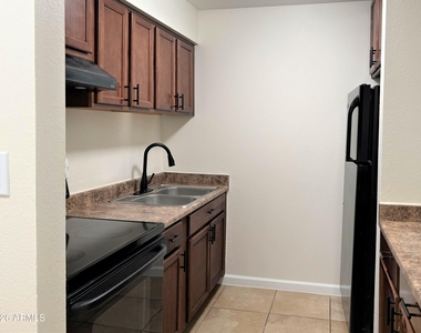4423 N 13th Place - Photo Thumbnail 4