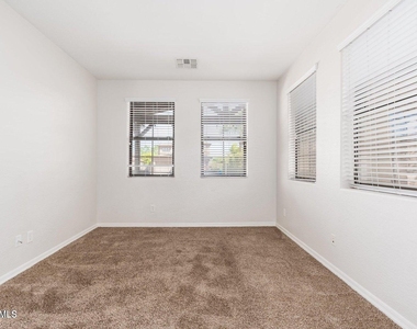 1405 W Pelican Court - Photo Thumbnail 4