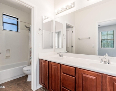 1405 W Pelican Court - Photo Thumbnail 22