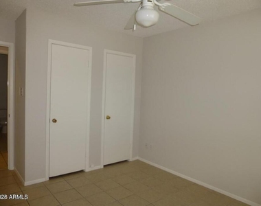 946 E Loma Vista Drive - Photo Thumbnail 11