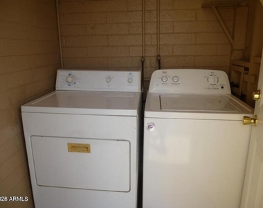 946 E Loma Vista Drive - Photo Thumbnail 13