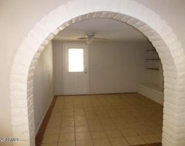 946 E Loma Vista Drive - Photo Thumbnail 5