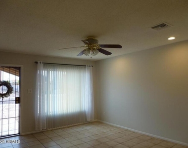 946 E Loma Vista Drive - Photo Thumbnail 1