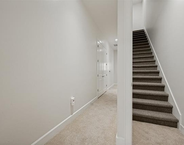 3210 Carlisle Street - Photo Thumbnail 20