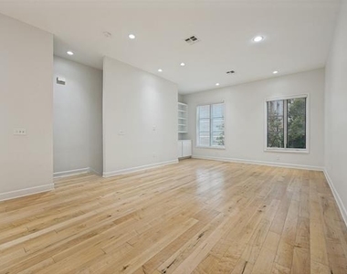 3210 Carlisle Street - Photo Thumbnail 7