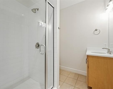3210 Carlisle Street - Photo Thumbnail 4