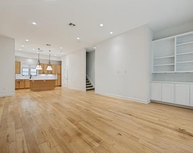 3210 Carlisle Street - Photo Thumbnail 9