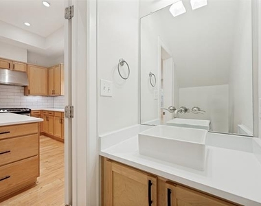 3210 Carlisle Street - Photo Thumbnail 13