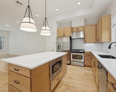 3210 Carlisle Street - Photo Thumbnail 10