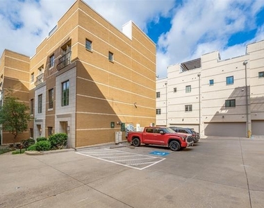 3210 Carlisle Street - Photo Thumbnail 24