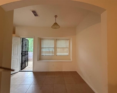 216 Creek Cove Drive - Photo Thumbnail 8