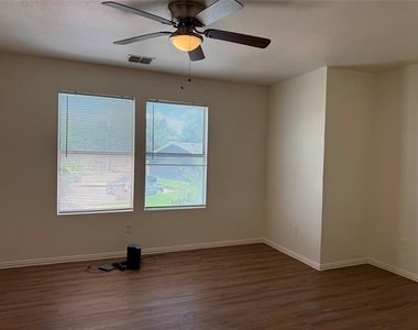 216 Creek Cove Drive - Photo Thumbnail 10