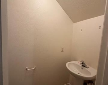 216 Creek Cove Drive - Photo Thumbnail 6