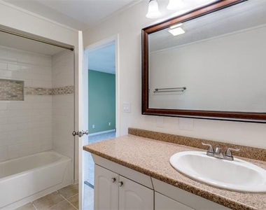 8404 Forest Lane - Photo Thumbnail 10