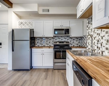 8404 Forest Lane - Photo Thumbnail 6