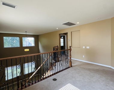 2138 W Marconi Avenue - Photo Thumbnail 13