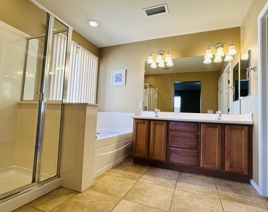 2138 W Marconi Avenue - Photo Thumbnail 19