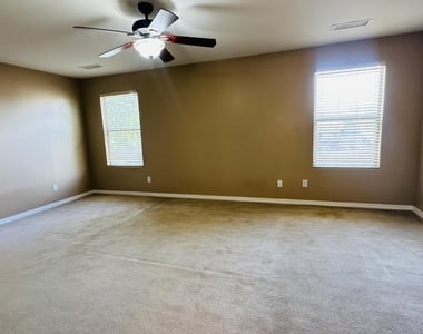 2138 W Marconi Avenue - Photo Thumbnail 16