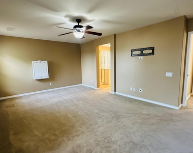2138 W Marconi Avenue - Photo Thumbnail 15