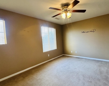 2138 W Marconi Avenue - Photo Thumbnail 20
