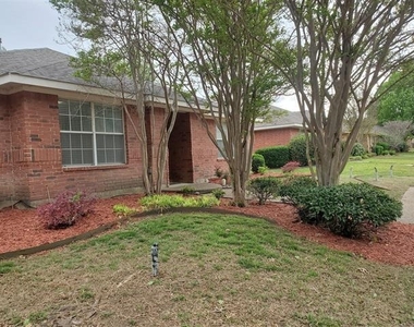 5005 Boxwood Lane - Photo Thumbnail 24