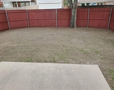 5005 Boxwood Lane - Photo Thumbnail 22