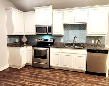 1410 Brindle Drive - Photo Thumbnail 5