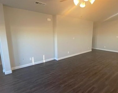 1410 Brindle Drive - Photo Thumbnail 6