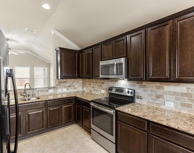 14437 Mainstay Way - Photo Thumbnail 8