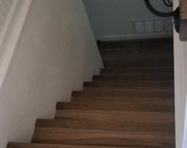 819 Oak Landing Circle - Photo Thumbnail 6