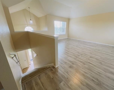 1210 Antoinette Drive - Photo Thumbnail 14