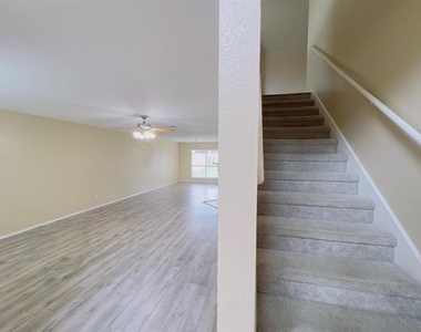 1210 Antoinette Drive - Photo Thumbnail 13