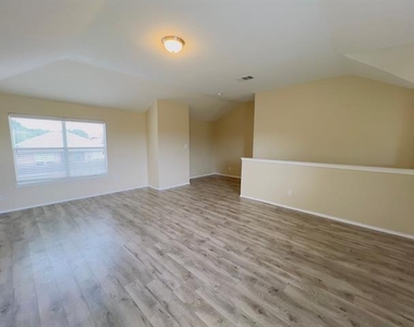 1210 Antoinette Drive - Photo Thumbnail 15