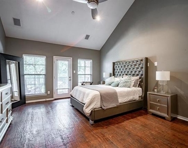 6868 Firenze Lane - Photo Thumbnail 17