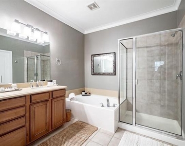 6868 Firenze Lane - Photo Thumbnail 19
