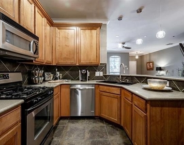 6868 Firenze Lane - Photo Thumbnail 13