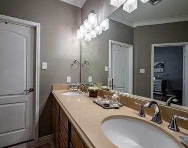 6868 Firenze Lane - Photo Thumbnail 22