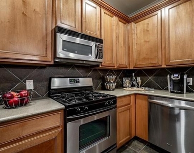 6868 Firenze Lane - Photo Thumbnail 11