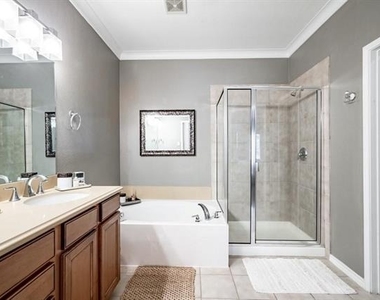 6868 Firenze Lane - Photo Thumbnail 18