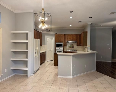 827 Ash Grove Lane - Photo Thumbnail 3
