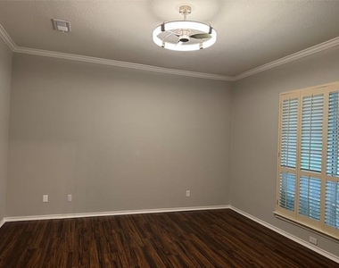 827 Ash Grove Lane - Photo Thumbnail 1