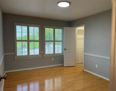 827 Ash Grove Lane - Photo Thumbnail 7