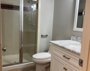 827 Ash Grove Lane - Photo Thumbnail 9