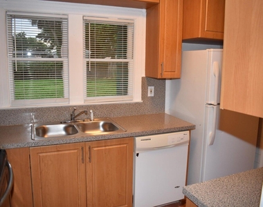 940 Bignonia Road - Photo Thumbnail 4