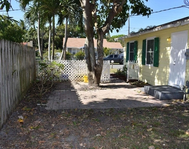 940 Bignonia Road - Photo Thumbnail 9